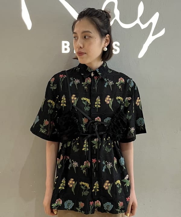 神坂 莉子さんの「BEAMS WOMEN｜Luminarico / フリル バッグ M」を使ったコーディネート