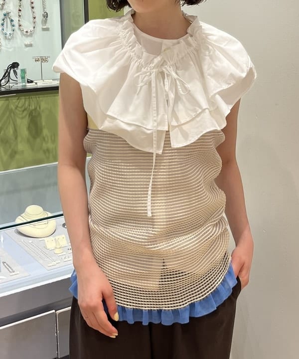 神坂 莉子さんの「BEAMS WOMEN｜Ray BEAMS / フリル ギャザー つけ襟 ブラウス」を使ったコーディネート