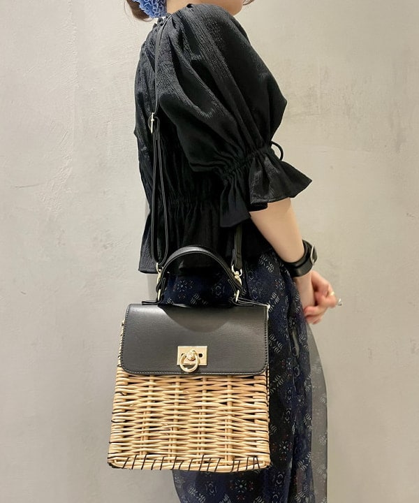 カタヤマ アヤさんの「BEAMS WOMEN｜メッシュ トリム カップ キャミソール」を使ったコーディネート