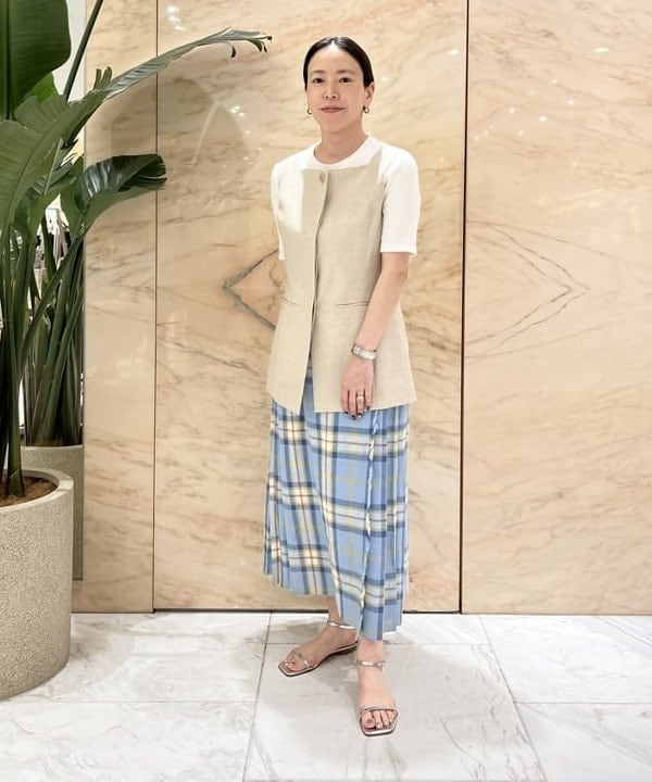 関 桂子さんの「BEAMS WOMEN｜PHILIPPE AUDIBERT / Carolyne ワイドバングル」を使ったコーディネート
