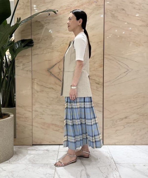 関 桂子さんの「BEAMS WOMEN｜PHILIPPE AUDIBERT / Carolyne ワイドバングル」を使ったコーディネート