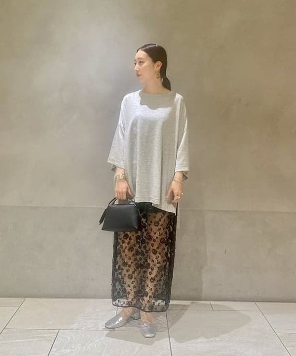 丸山 真菜美さんの「BEAMS WOMEN｜COG THE BIGSMOKE / DELTA Tシャツ」を使ったコーディネート