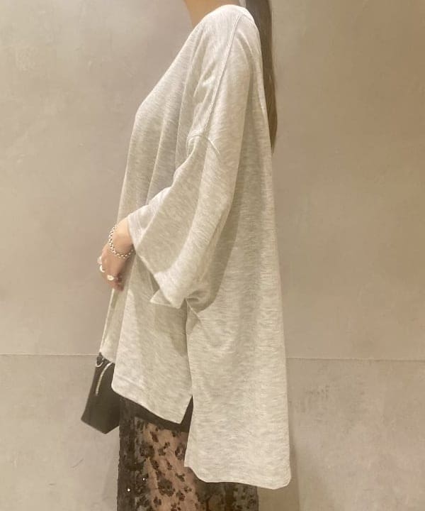 丸山 真菜美さんの「BEAMS WOMEN｜COG THE BIGSMOKE / DELTA Tシャツ」を使ったコーディネート