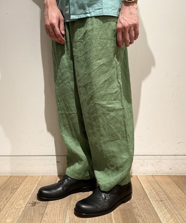 及川 晃さんの「BEAMS WOMEN｜ARCOLLETTA PADRONE × BEAMS / 別注 4EYE PLAIN TOE SHOES」を使ったコーディネート