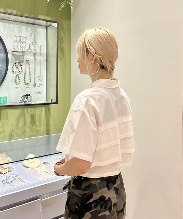 イトウミサキさんの「BEAMS WOMEN｜Ray BEAMS / ティアード クロップド シャツ」を使ったコーディネート