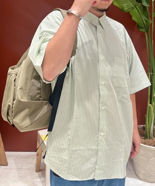 新里 京介さんの「BEAMS WOMEN｜ワイド テーパード デニム」を使ったコーディネート