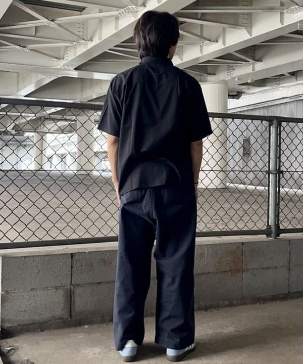 槙山 賢斗さんの「BEAMS WOMEN｜1940'sディテール ワイドチノパンツ」を使ったコーディネート