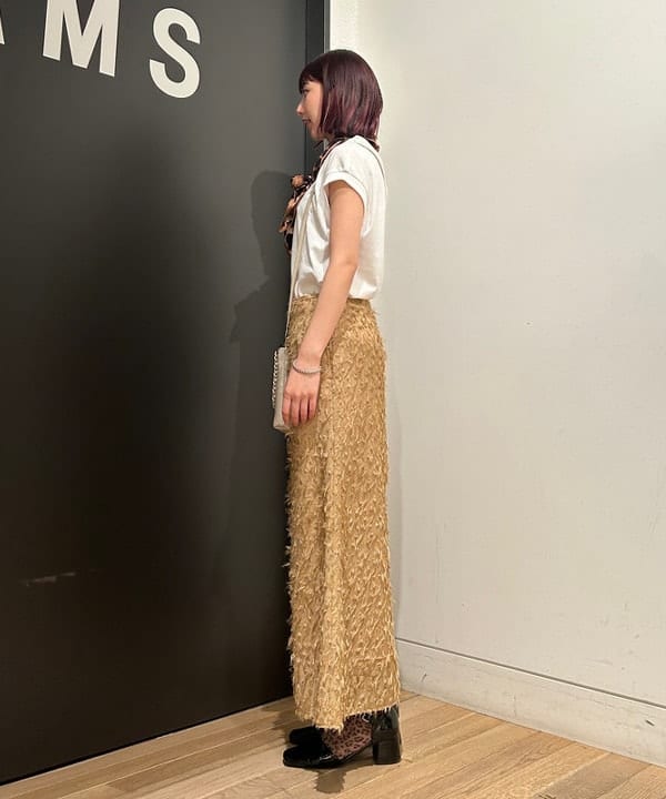 佐藤 亜美さんの「BEAMS WOMEN｜ｍanipuri / レオパード シルクスカーフ LARGE」を使ったコーディネート