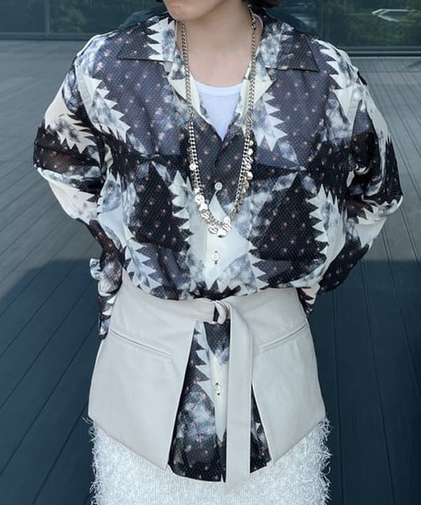 神坂 莉子さんの「BEAMS WOMEN｜フリンジ フェイクレザー ベルト スカート」を使ったコーディネート