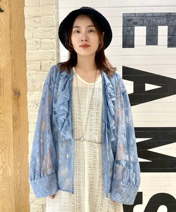 カタヤマ アヤさんの「BEAMS WOMEN｜88 / RECYCLED POLYESTER CABLE BELL HAT」を使ったコーディネート