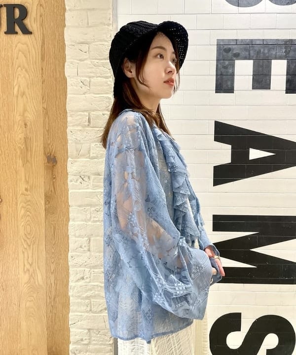 カタヤマ アヤさんの「BEAMS WOMEN｜88 / RECYCLED POLYESTER CABLE BELL HAT」を使ったコーディネート