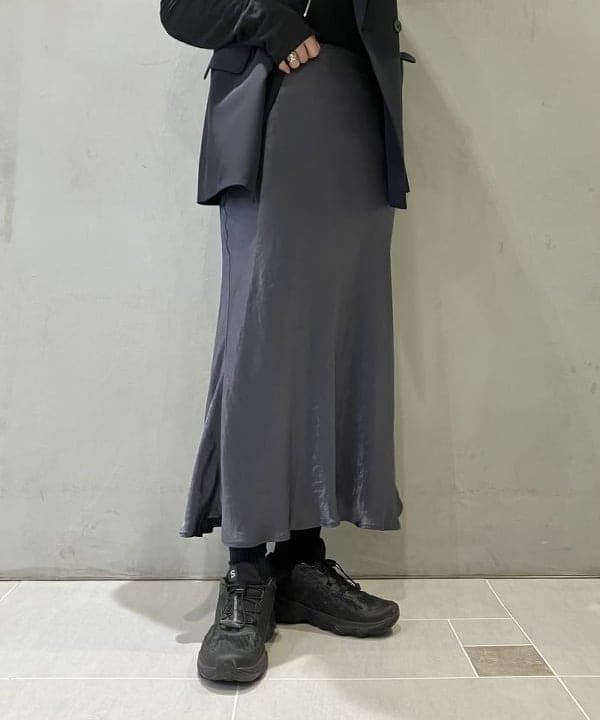CHIHIROさんの「BEAMS WOMEN｜CHRISTIAN VILLA / 別注 スタッズ ボストンバッグ」を使ったコーディネート
