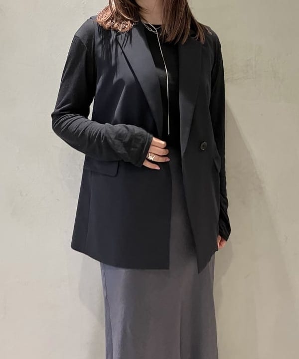 CHIHIROさんの「BEAMS WOMEN｜CHRISTIAN VILLA / 別注 スタッズ ボストンバッグ」を使ったコーディネート