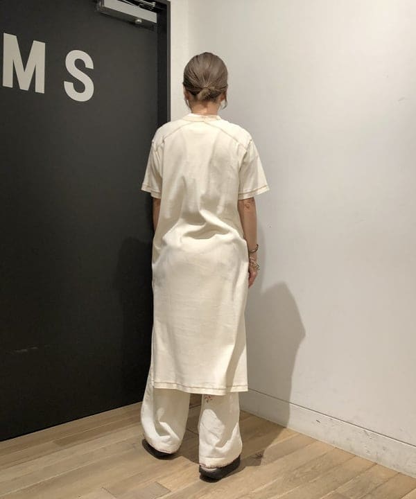 おはぎ(萩原)さんの「BEAMS WOMEN｜リブ ヘンリーネック ショートスリーブ ワンピース」を使ったコーディネート