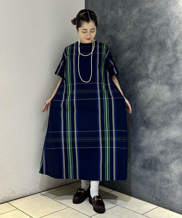 吉野 多恵さんの「BEAMS WOMEN｜BEAMS BOY / 樹脂 パール ロング ネックレス」を使ったコーディネート