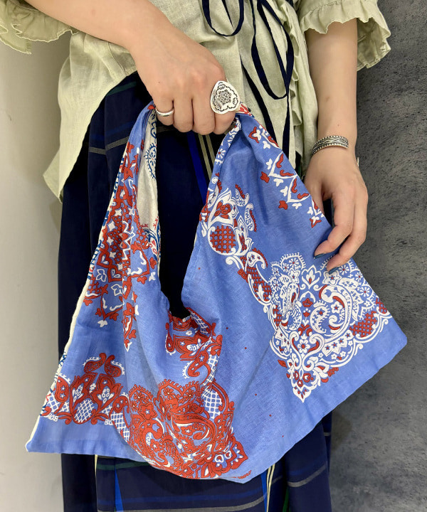 吉野 多恵さんの「BEAMS WOMEN｜BEAMS BOY / 樹脂 パール ロング ネックレス」を使ったコーディネート