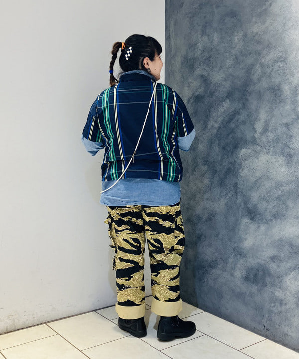 佐藤 歩さんの「BEAMS WOMEN｜BEAMS BOY / 樹脂 パール ロング ネックレス」を使ったコーディネート
