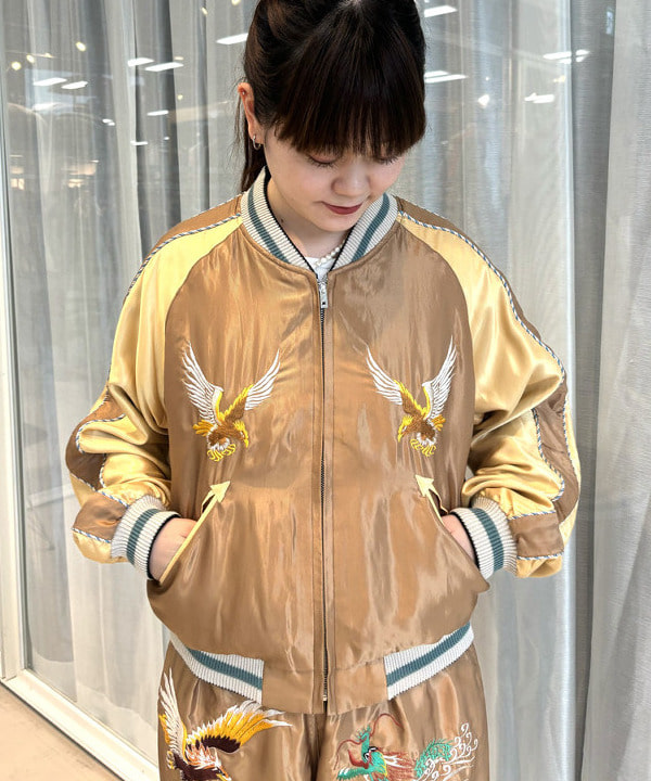 カスタニ モモノさんの「BEAMS WOMEN｜テーラー東洋 / 別注 イーグル ドラゴン & ジャパンマップ スカジャン」を使ったコーディネート