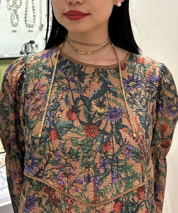 ayaneさんの「BEAMS WOMEN｜メタル ボール シルクコード ネックレス」を使ったコーディネート