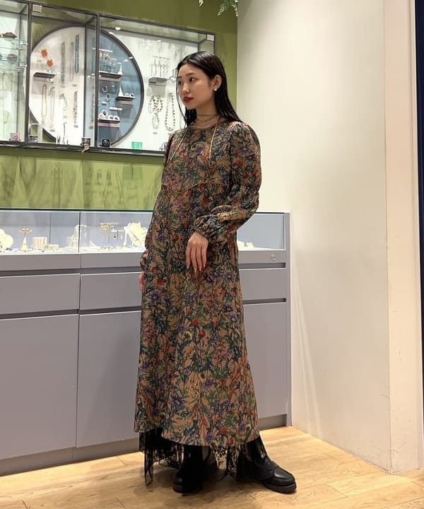 ayaneさんの「BEAMS WOMEN｜メタル ボール シルクコード ネックレス」を使ったコーディネート