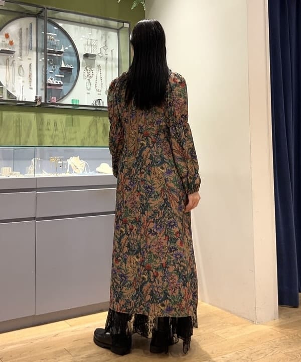 ayaneさんの「BEAMS WOMEN｜メタル ボール シルクコード ネックレス」を使ったコーディネート