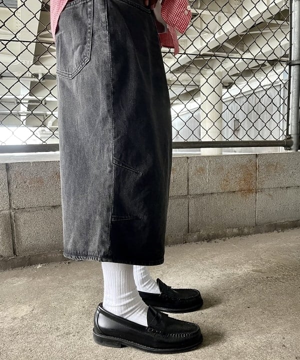 NADEL ナデールさんの「BEAMS WOMEN｜XS BAGGAGE × BEAMS / 別注 BodyBag」を使ったコーディネート