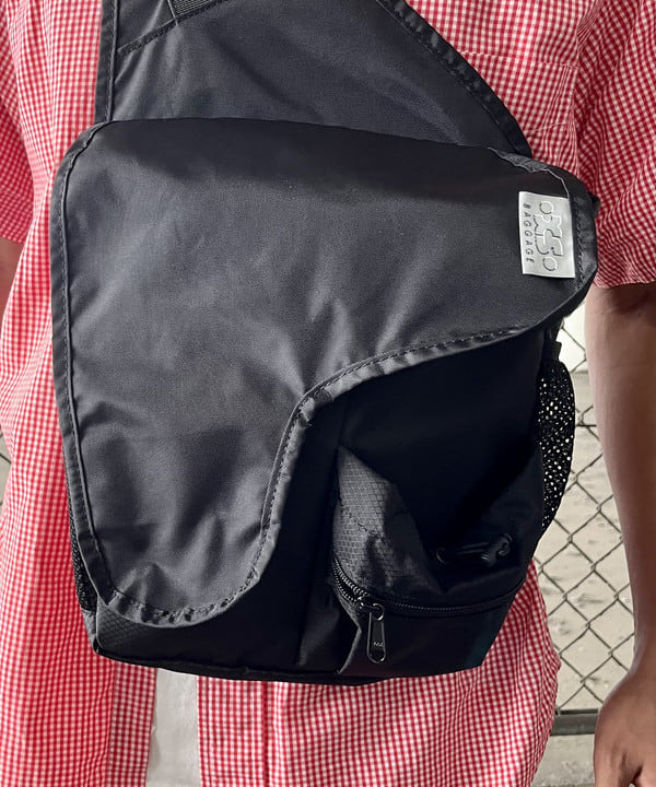 NADEL ナデールさんの「BEAMS WOMEN｜XS BAGGAGE × BEAMS / 別注 BodyBag」を使ったコーディネート