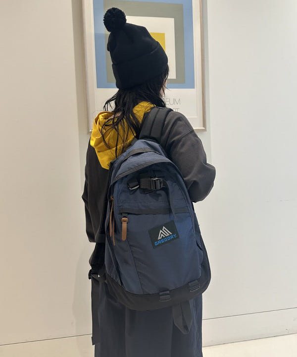 ナガオカ サキさんの「BEAMS WOMEN｜NEW ERA / 別注 ポンポン ワッチキャップ 24AW」を使ったコーディネート