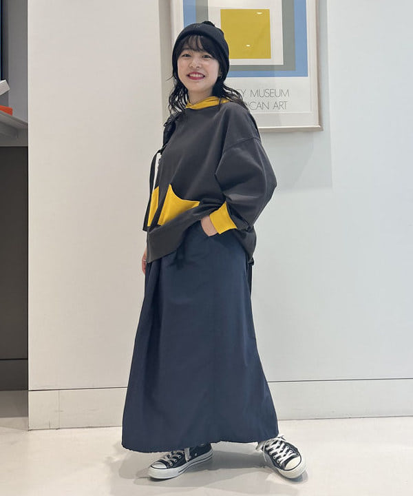 ナガオカ サキさんの「BEAMS WOMEN｜NEW ERA / 別注 ポンポン ワッチキャップ 24AW」を使ったコーディネート