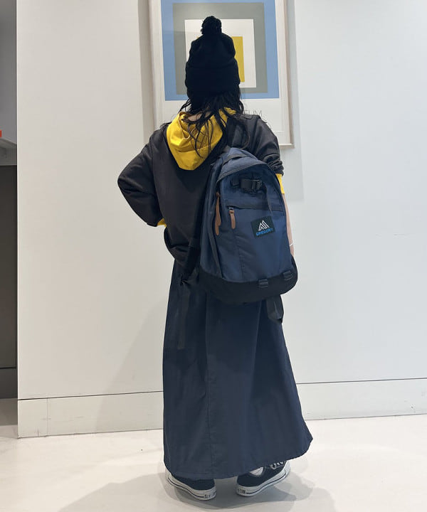 ナガオカ サキさんの「BEAMS WOMEN｜NEW ERA / 別注 ポンポン ワッチキャップ 24AW」を使ったコーディネート