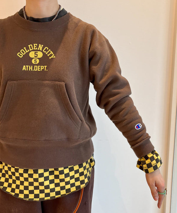 木村 梨香さんの「BEAMS WOMEN｜Champion / 別注 ロゴリバースウィーブ(R) クルーネック スウェット 24AW」を使ったコーディネート