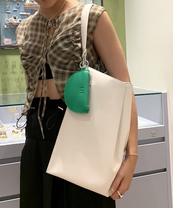 れいなさんの「BEAMS WOMEN｜Ray BEAMS / ポインテッド ベルト ミュール」を使ったコーディネート