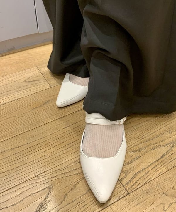 れいなさんの「BEAMS WOMEN｜Ray BEAMS / ポインテッド ベルト ミュール」を使ったコーディネート