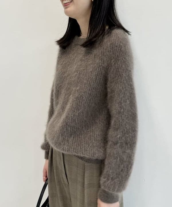 山田 千遥さんの「BEAMS WOMEN｜GIANNI NOTARO / ポリッシュ クロア ハンドバッグ」を使ったコーディネート