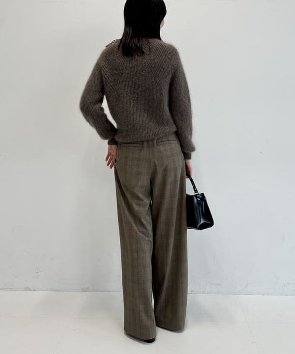 山田 千遥さんの「BEAMS WOMEN｜GIANNI NOTARO / ポリッシュ クロア ハンドバッグ」を使ったコーディネート