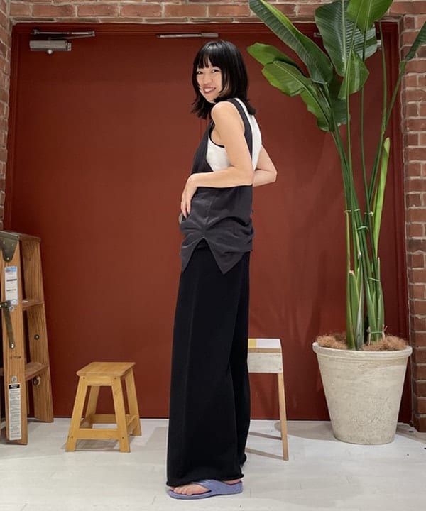 サカサイスズカさんの「BEAMS WOMEN｜ナンバリング タンク」を使ったコーディネート