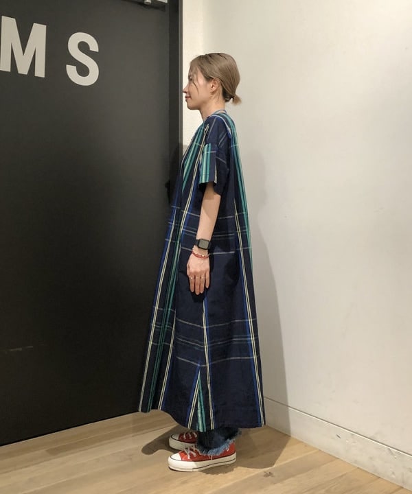 おはぎ(萩原)さんの「BEAMS WOMEN｜BRIEFING &times; BEAMS BOY / 別注 ヘルメット バッグ」を使ったコーディネート