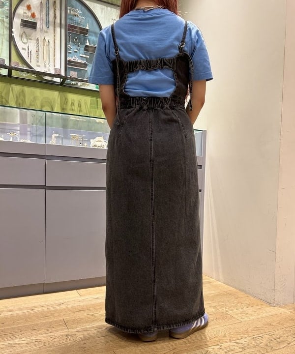 オカベ　アヤカさんの「BEAMS WOMEN｜デニム ジップ キャミ ワンピース」を使ったコーディネート