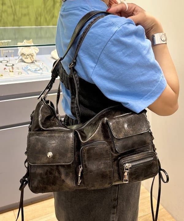 オカベ　アヤカさんの「BEAMS WOMEN｜デニム ジップ キャミ ワンピース」を使ったコーディネート