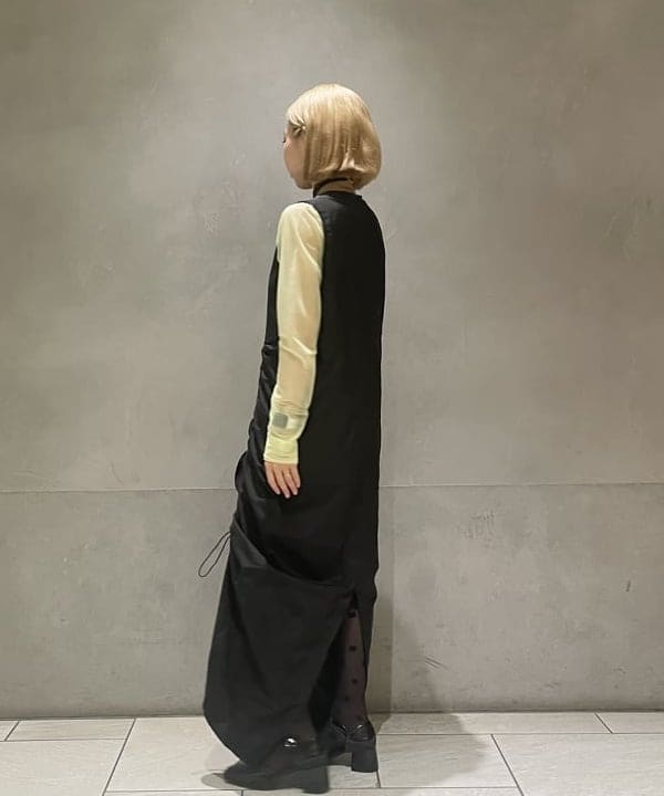 シロヤマさんの「BEAMS WOMEN｜Champion × Ray BEAMS / 別注 ギャザー ノースリーブ ワンピース」を使ったコーディネート