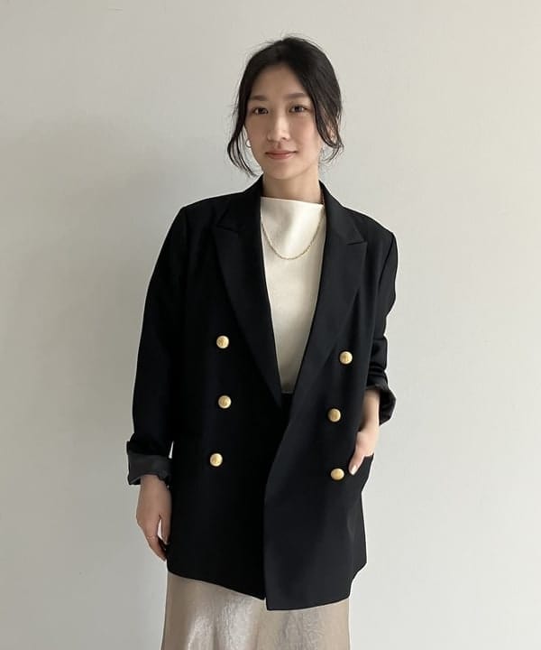 坂本 涼花さんの「BEAMS WOMEN｜シンプル ボートネックニット .M」を使ったコーディネート