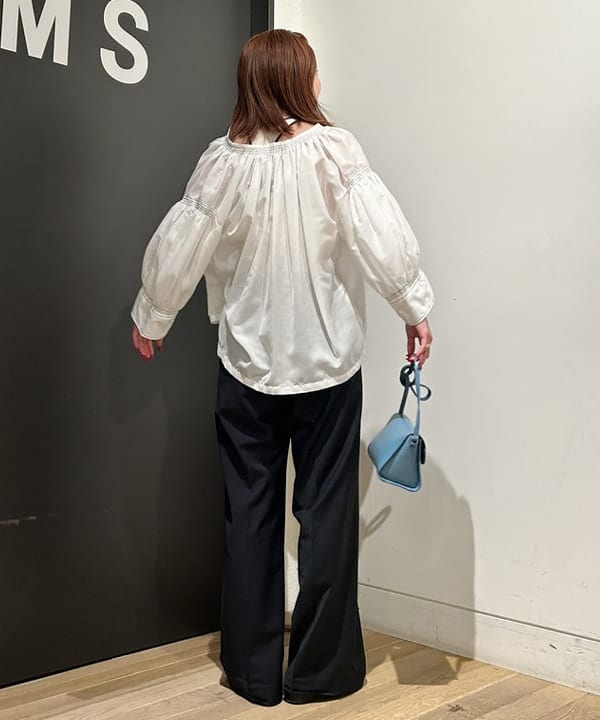 安藤 菜央さんの「BEAMS WOMEN｜YAHKI / YH-646 クロスボディー バッグ」を使ったコーディネート