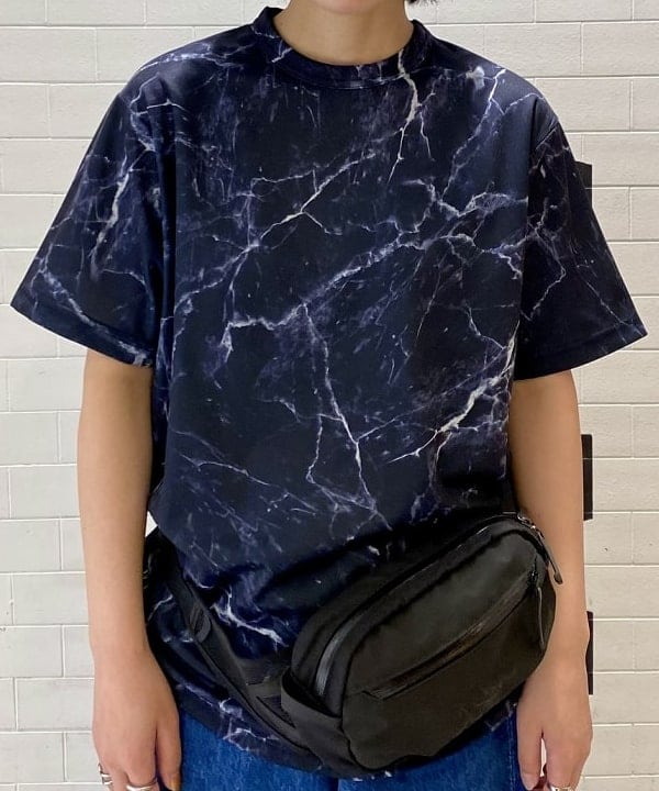 鈴木 悠里さんの「BEAMS WOMEN｜BEAMS / メッシュ プリント ルーズTシャツ」を使ったコーディネート