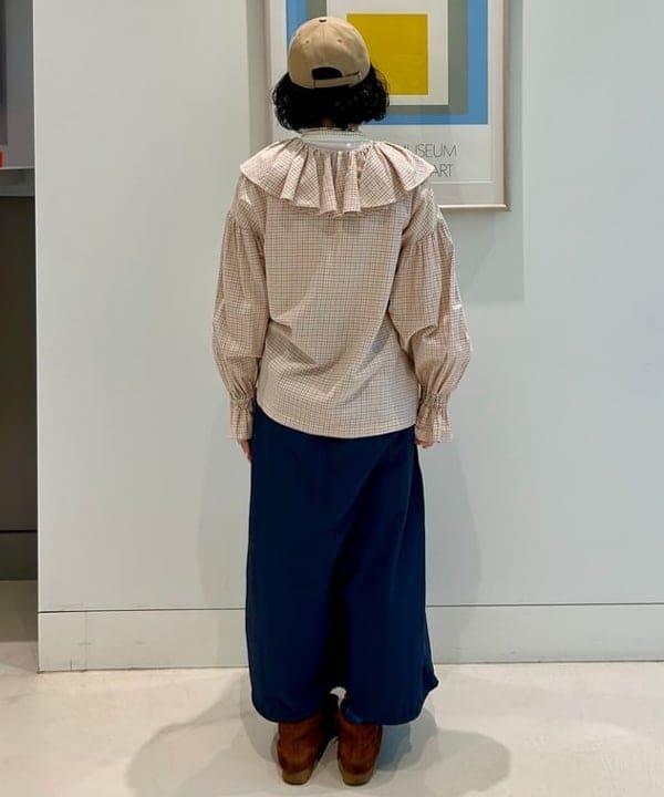 小原 もこさんの「BEAMS WOMEN｜チェック フリルカラー シャツ」を使ったコーディネート