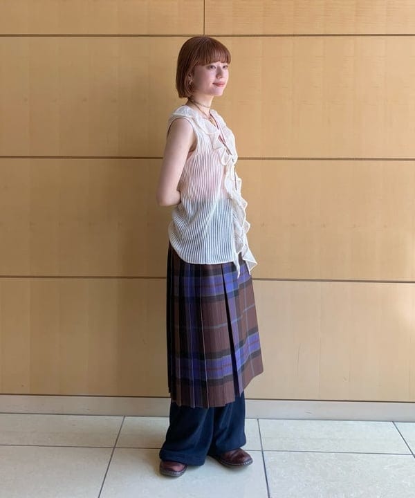 Hazukiさんの「BEAMS WOMEN｜シアー リブ ラッフル ノースリーブ トップス」を使ったコーディネート