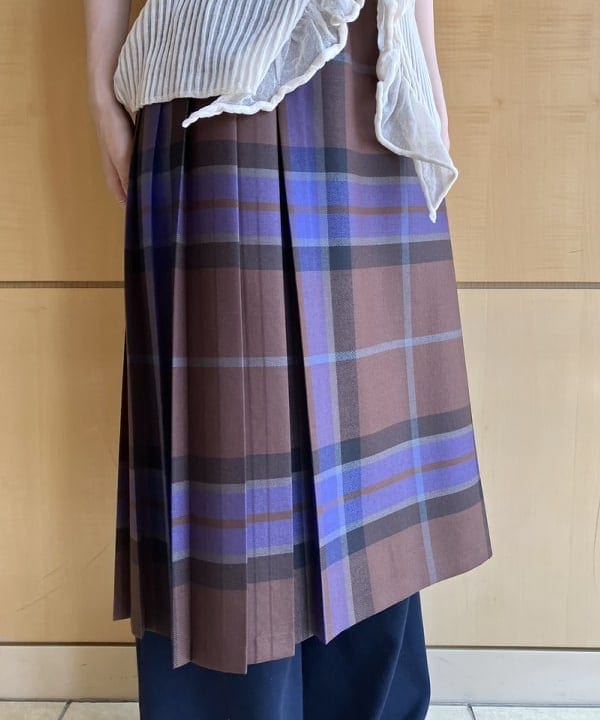 Hazukiさんの「BEAMS WOMEN｜シアー リブ ラッフル ノースリーブ トップス」を使ったコーディネート