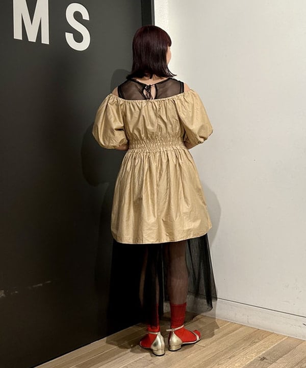 早川 萌子さんの「BEAMS WOMEN｜Devotion TWINS / コットンギャザー ショートドレス」を使ったコーディネート