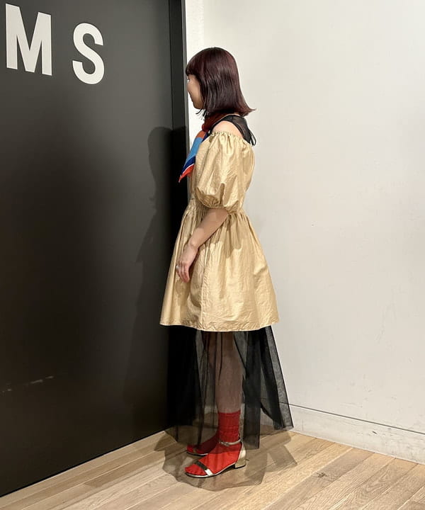 早川 萌子さんの「BEAMS WOMEN｜Devotion TWINS / コットンギャザー ショートドレス」を使ったコーディネート