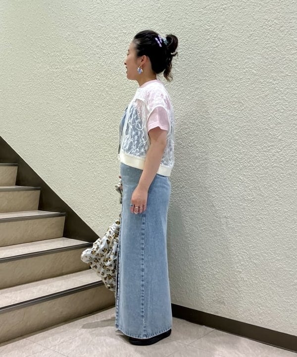 吉田　真実さんの「デニム ジップ キャミ ワンピース」を使ったコーディネート