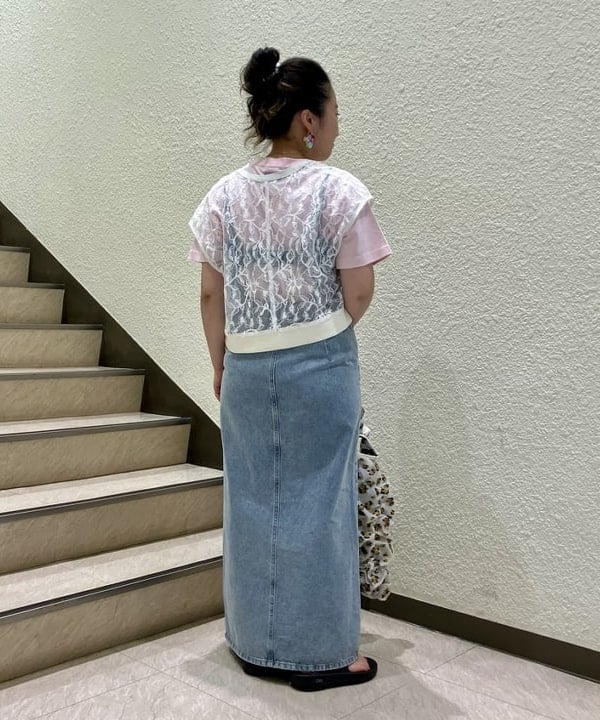吉田　真実さんの「デニム ジップ キャミ ワンピース」を使ったコーディネート